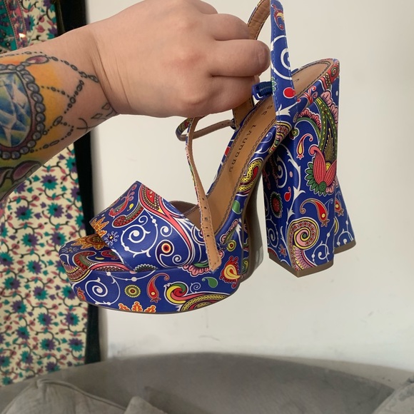 Chinese Laundry Paisley Heels - Picture 3 of 6